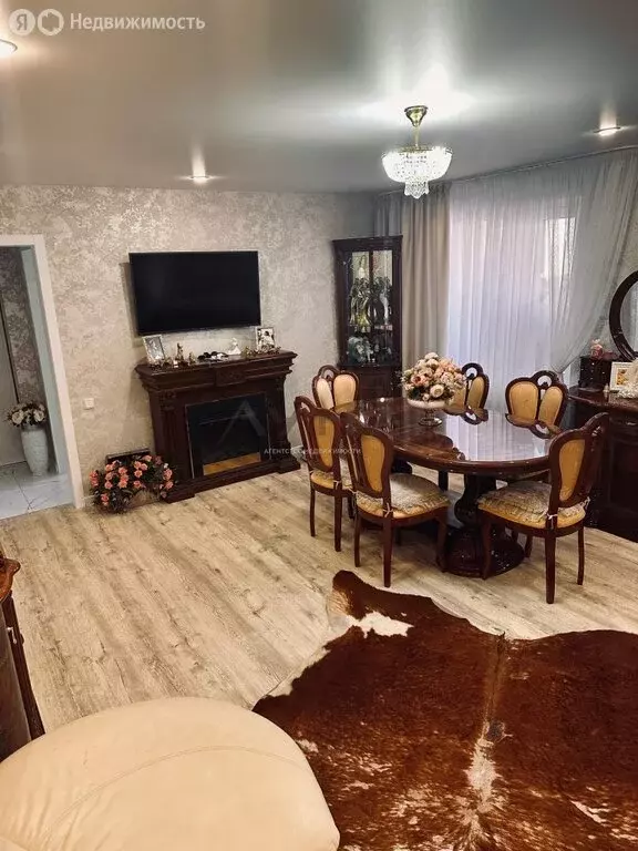 3-комнатная квартира: Набережные Челны, улица Академика Королёва, 12 ... - Фото 0