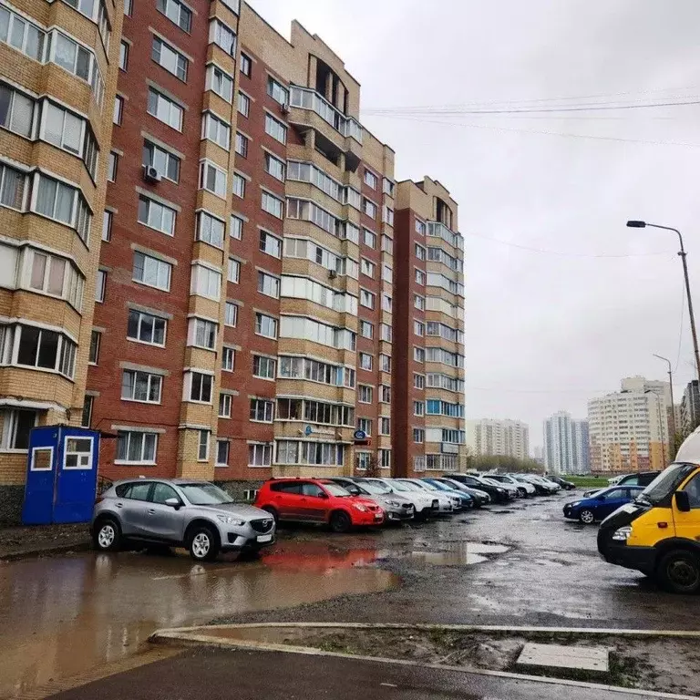2-к кв. Свердловская область, Екатеринбург ул. Рощинская, 72А (55.0 м) - Фото 1