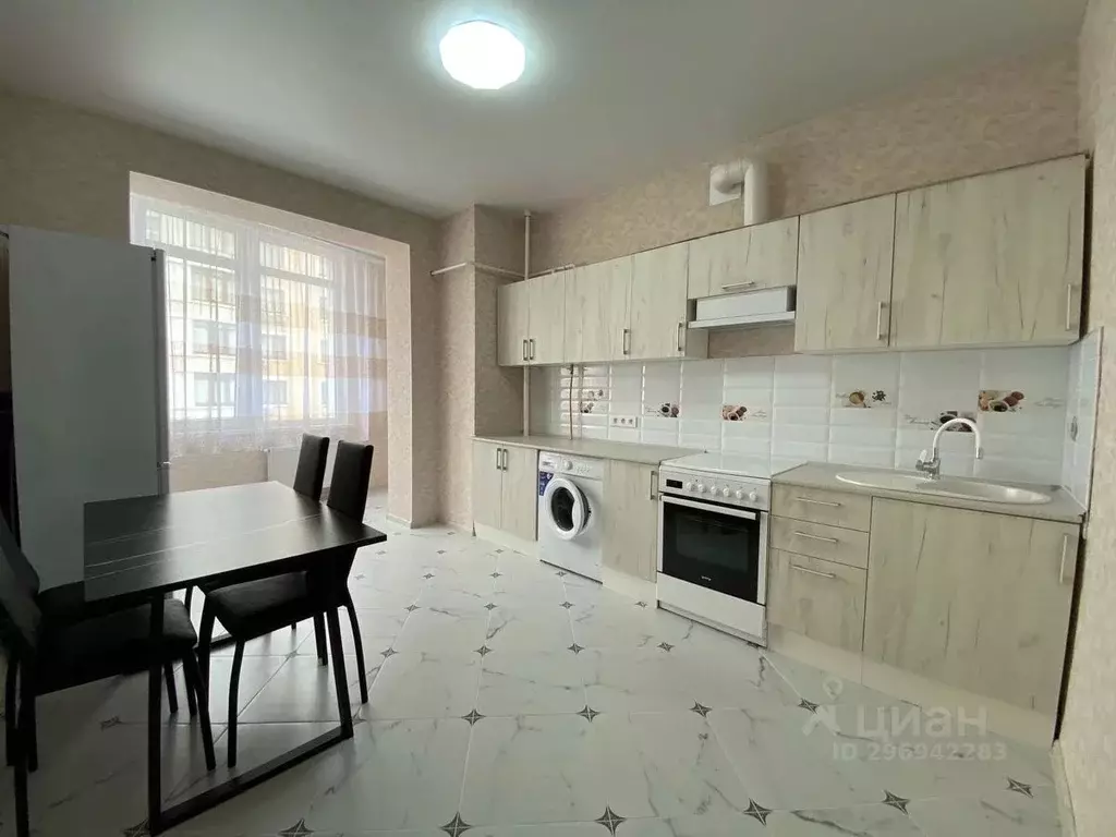 1-к кв. Крым, Симферополь ул. Битакская, 17Б (52.0 м) - Фото 1