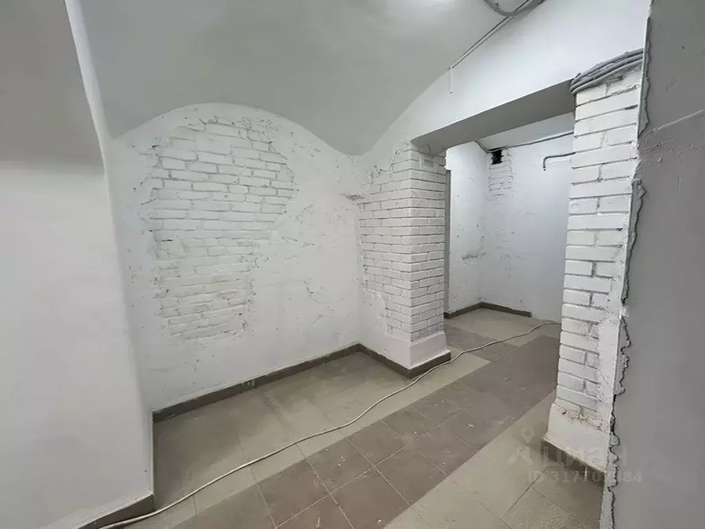 Торговая площадь в Санкт-Петербург Большая Конюшенная ул., 10 (40 м) - Фото 0