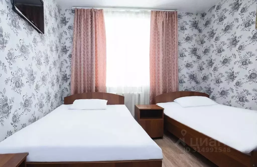 Комната Свердловская область, Екатеринбург пер. Мордвинский, 1 - Фото 2