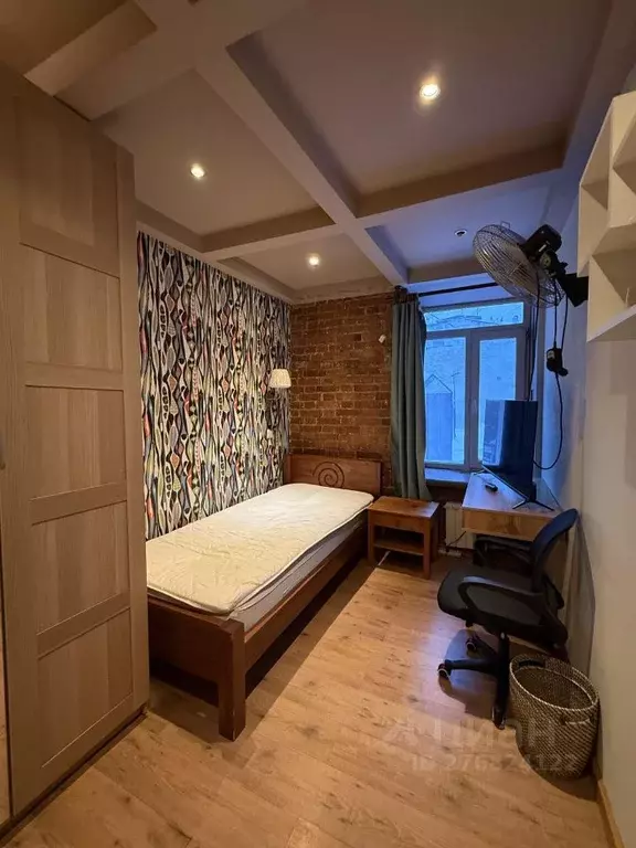 Комната Москва Большой Каретный пер., 6 (12.0 м) - Фото 1
