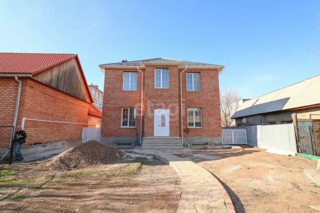 Дом в Оренбургская область, Оренбург Зиминская ул., 8 (222 м) - Фото 1