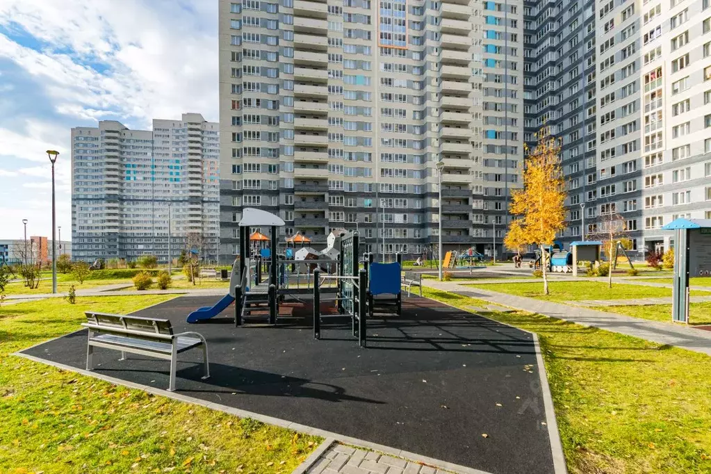 3-к кв. Свердловская область, Екатеринбург ул. Дорожная, 14 (79.7 м) - Фото 1