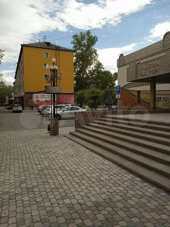 Комната 12 м в 6-к., 2/5 эт. - Фото 1