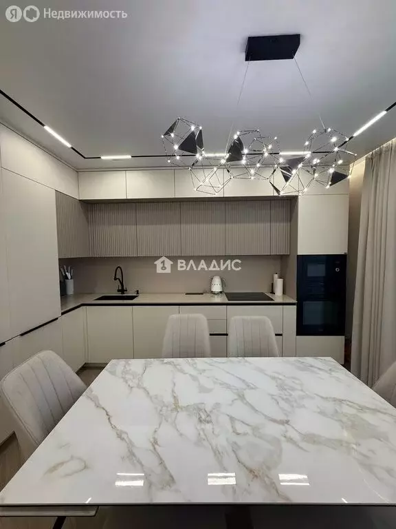 2-комнатная квартира: Стерлитамак, проспект Октября, 38 (85 м) - Фото 2
