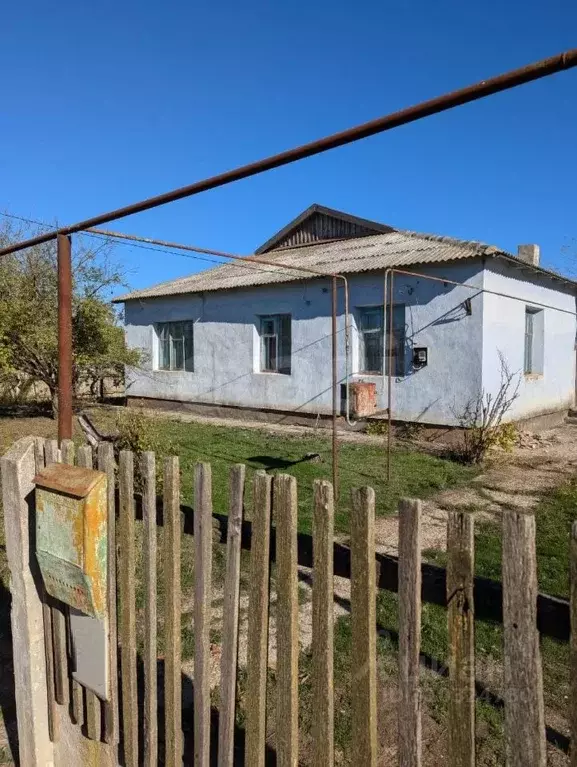Дом в Крым, Черноморский район, с. Кировское  (92 м) - Фото 0