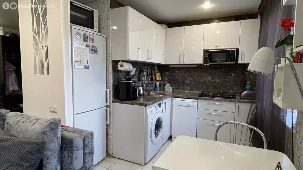3-комнатная квартира: Миасс, улица Менделеева, 4 (58 м) - Фото 2