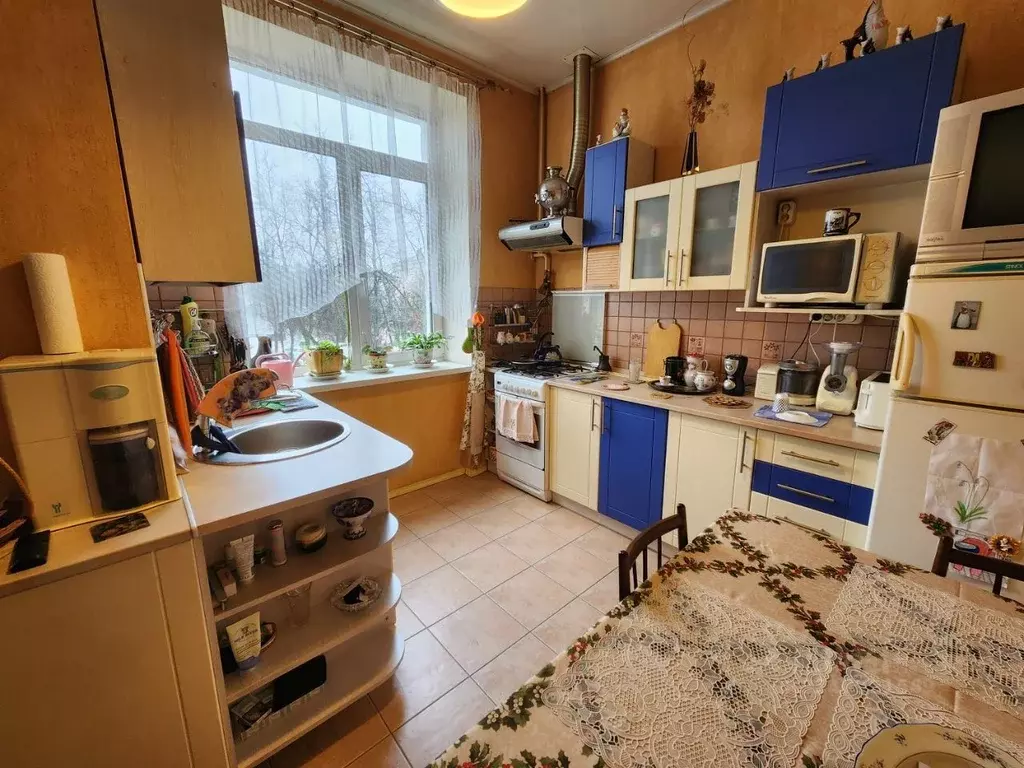 2-к кв. Псковская область, Великие Луки просп. Ленина, 34 (58.4 м) - Фото 0