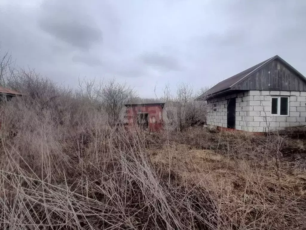 Дом в Саратовская область, Балашовский район, с. Старый Хопер ... - Фото 1