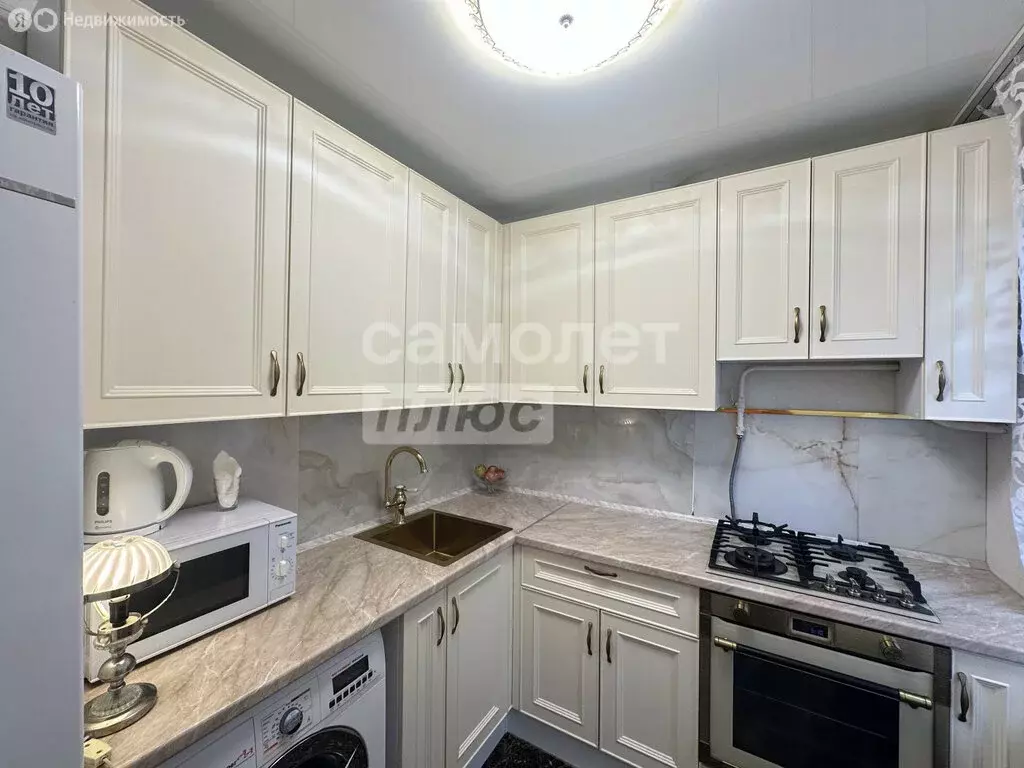 3-комнатная квартира: Москва, Чонгарский бульвар, 10к1 (55 м) - Фото 0
