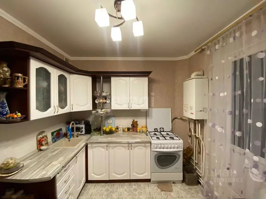 3-к кв. Белгородская область, Белгород ул. Есенина, 44а (70.0 м) - Фото 0