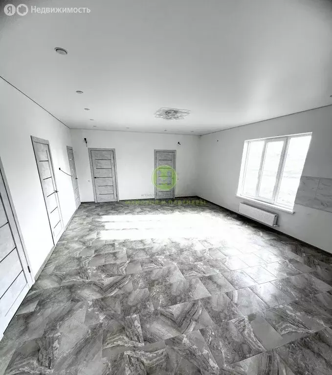 Дом в Симферопольский район, село Трудовое (120 м) - Фото 1