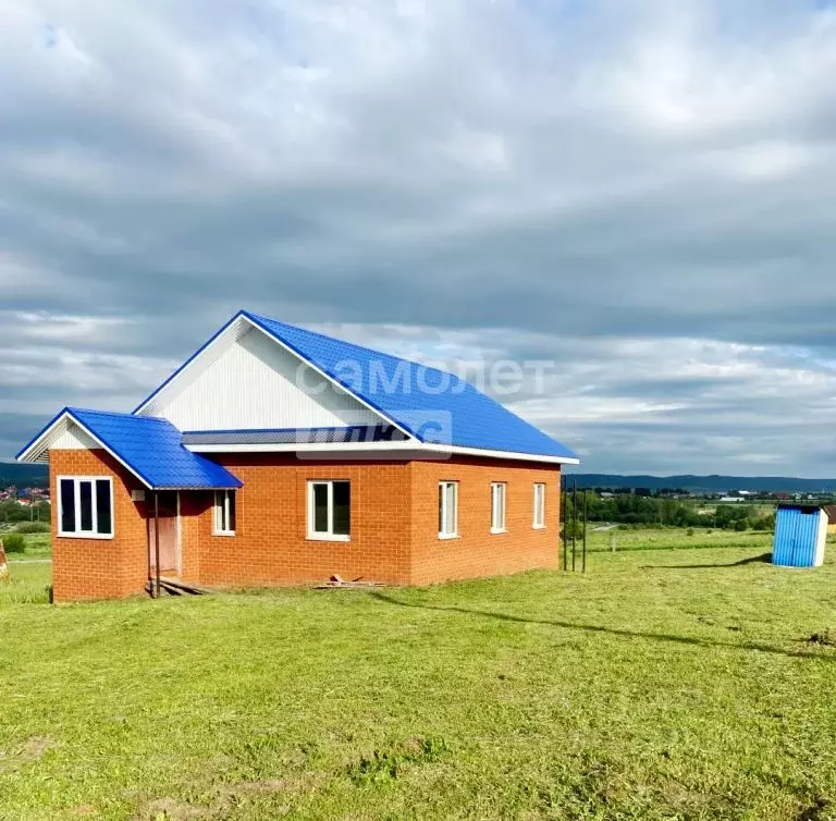 Дом в Пермский край, с. Барда ул. Тургенева, 58 (90 м) - Фото 1