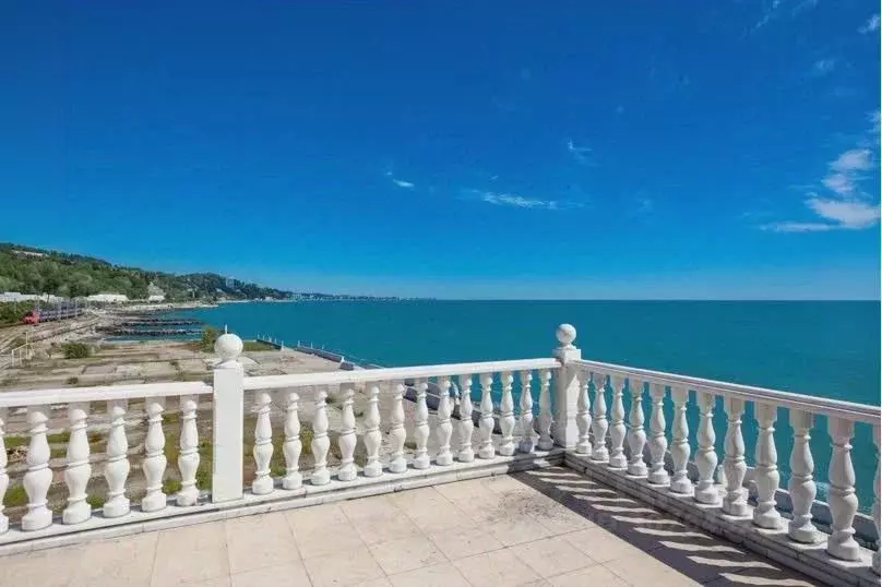 Дом в Краснодарский край, Сочи Новороссийское ш., 27 (400 м) - Фото 1