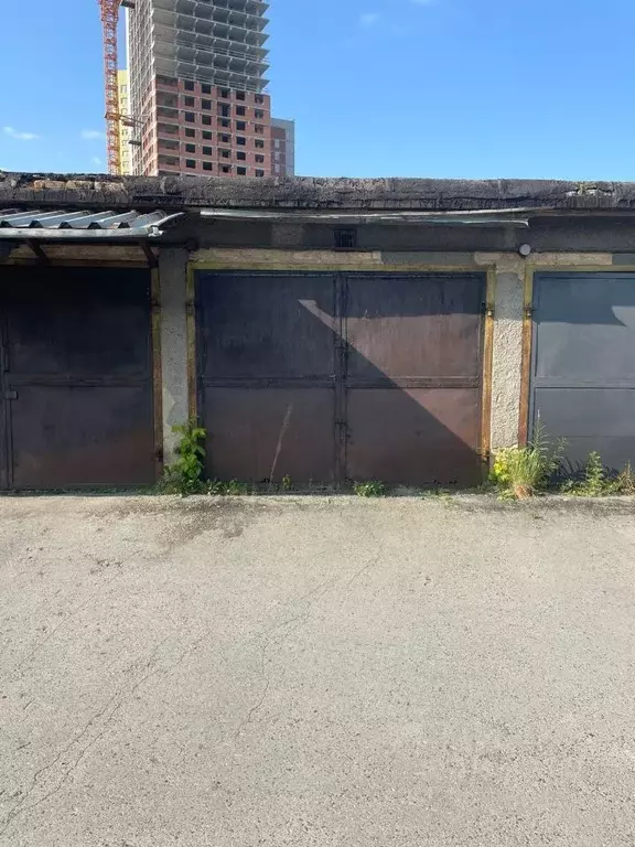 Гараж в Свердловская область, Екатеринбург ул. Серафимы Дерябиной, 14 ... - Фото 1