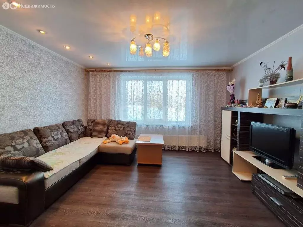 3-комнатная квартира: посёлок городского типа Зеленогорский, ... - Фото 1