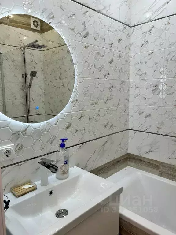 2-к кв. Астраханская область, Астрахань Московская ул., 123 (70.0 м) - Фото 2