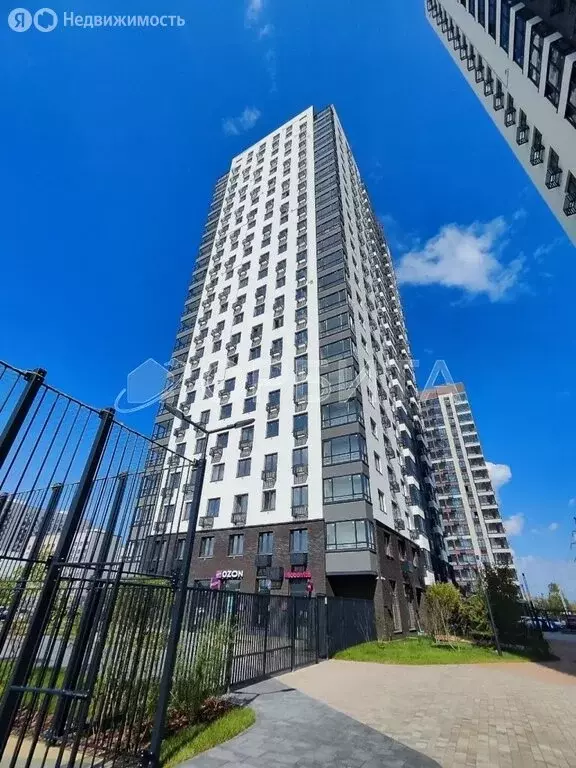 2-комнатная квартира: Тюмень, улица Республики, 204к19 (49.2 м) - Фото 2