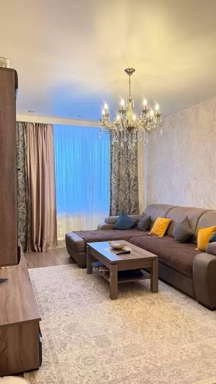 3-к кв. Омская область, Омск ул. 3-я Енисейская, 28 (67.2 м) - Фото 0