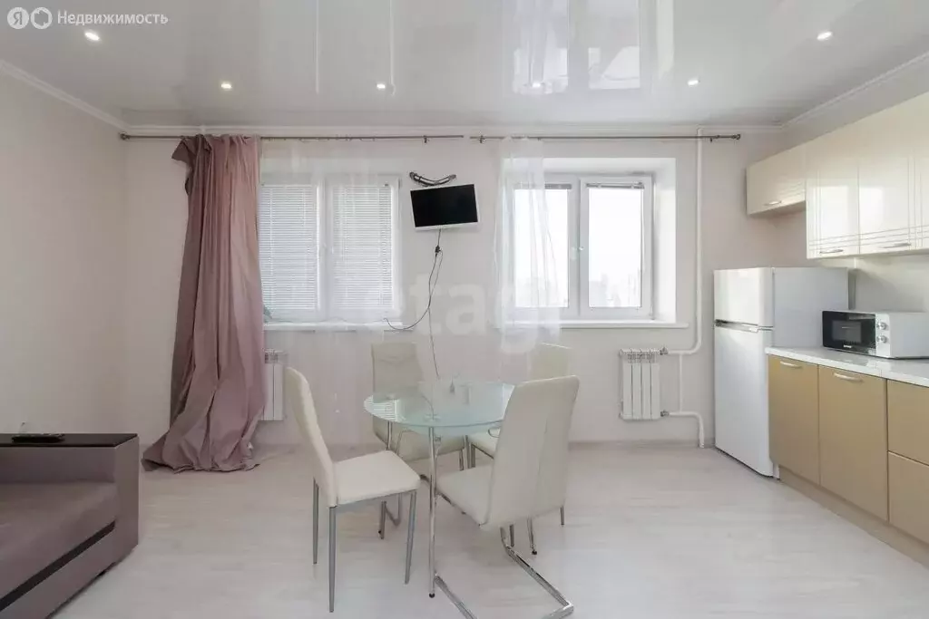 1-комнатная квартира: Тюмень, улица Николая Зелинского, 3к1 (49.4 м) - Фото 1