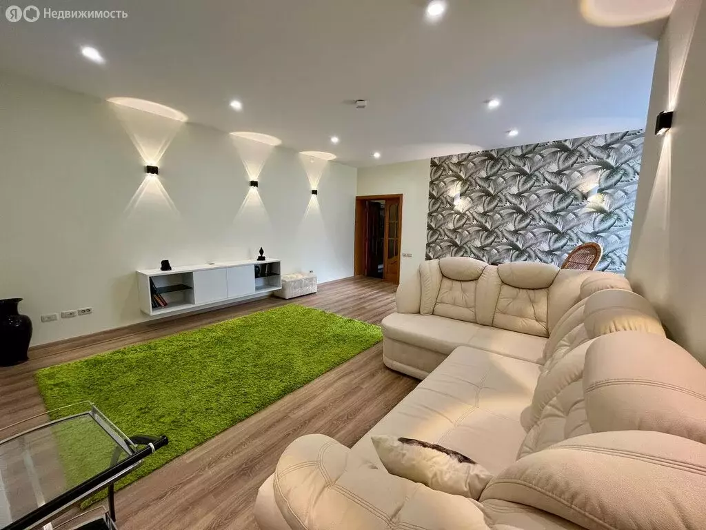 5-комнатная квартира: Киров, Ленинский район, улица Калинина, 59А ... - Фото 1