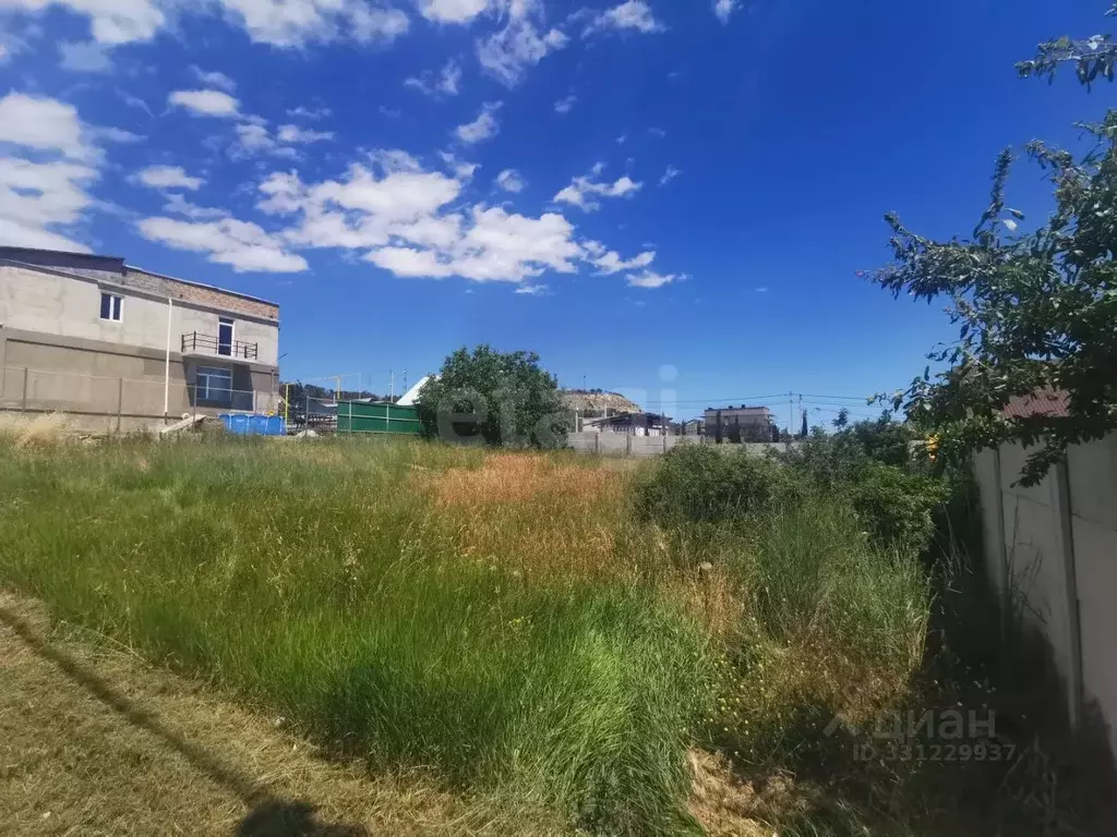 Участок в Крым, Феодосия ул. Лялелер (6.17 сот.) - Фото 1