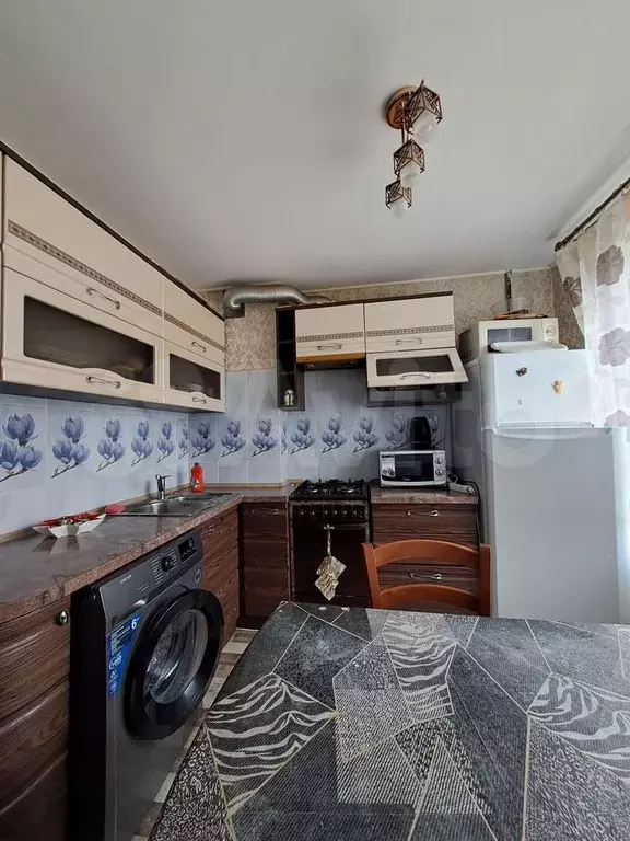 3-к. квартира, 70 м, 2/5 эт. - Фото 0