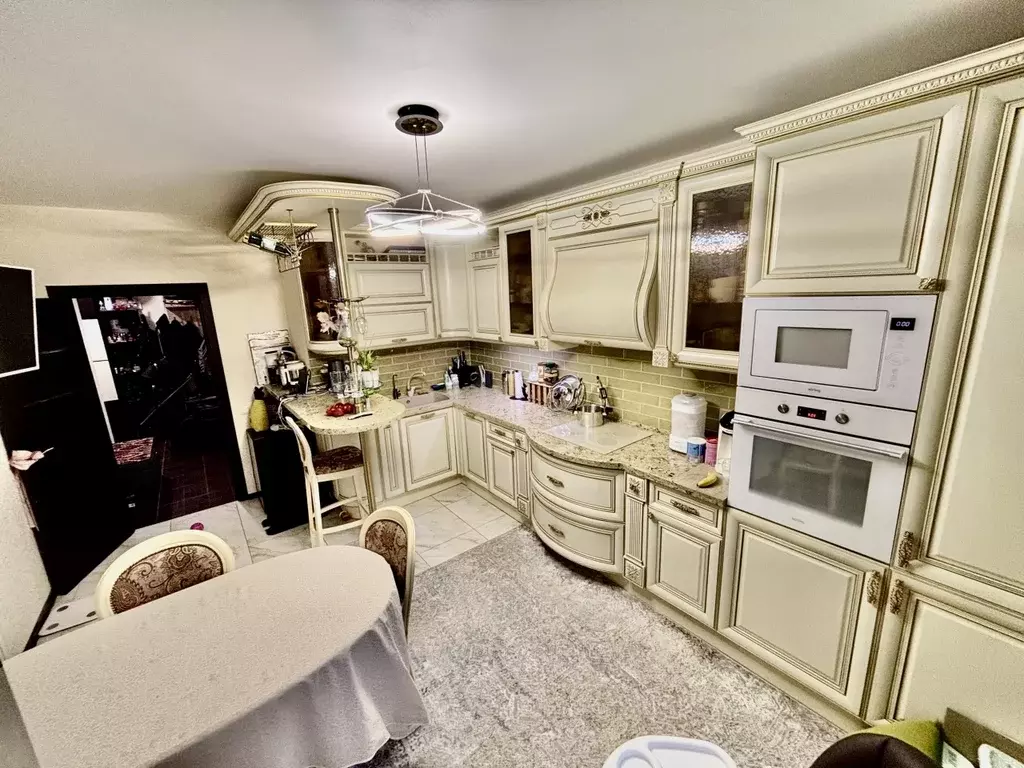 Продается 4-комнатная квартира - Фото 1