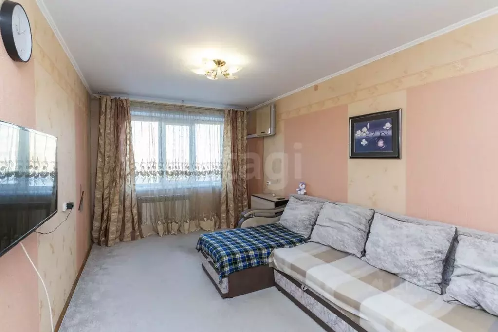 3-к кв. Тюменская область, Тюмень 6-й мкр, ул. Валерии Гнаровской, 5 ... - Фото 1