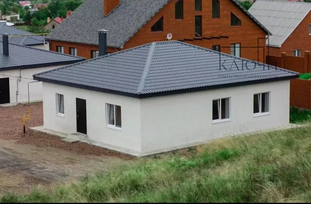 Дом в Челябинская область, с. Агаповка  (100 м) - Фото 1