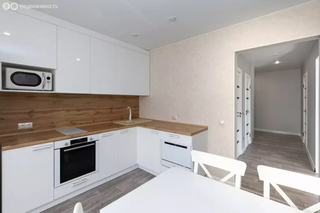 2-комнатная квартира: село Чигири, улица Василенко, 1/2 (60 м) - Фото 2