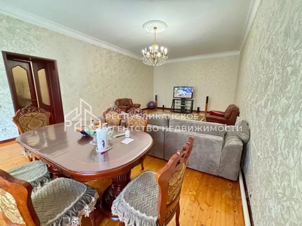 Дом в Дагестан, Махачкала ул. Гусейнова, 26А (300 м) - Фото 1