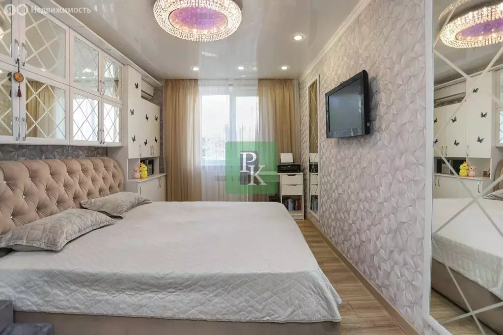3-комнатная квартира: Севастополь, улица Александра Маринеско, 12 ... - Фото 1