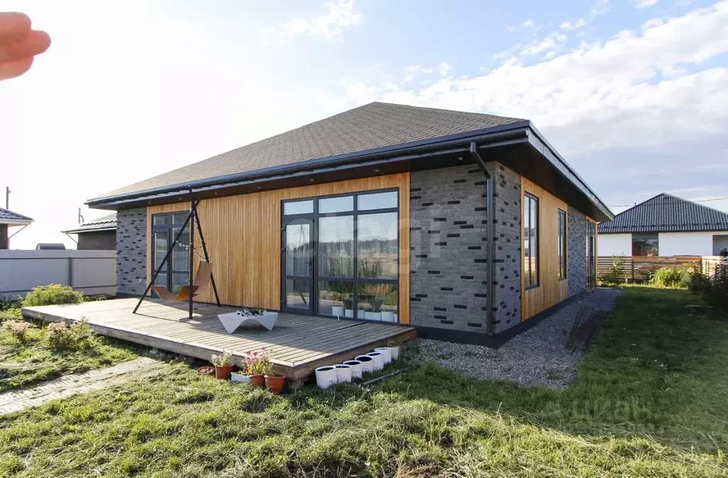 Дом в Тюменская область, Тюменский муниципальный округ, д. Падерина ... - Фото 1