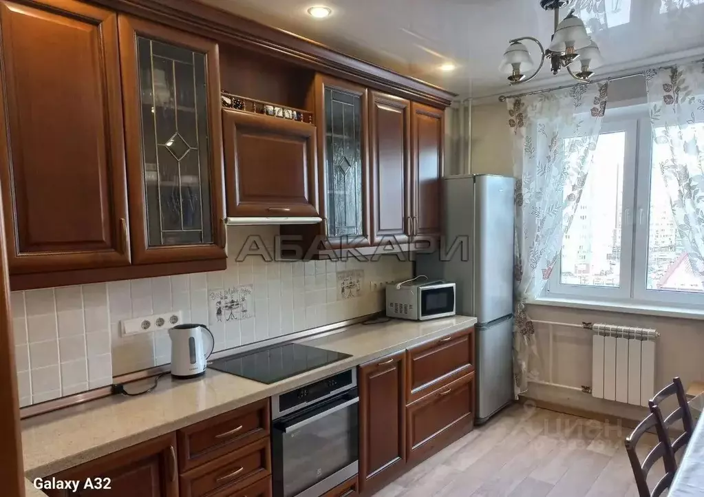 3-к кв. Красноярский край, Красноярск ул. Чернышевского, 106 (67.0 м) - Фото 1