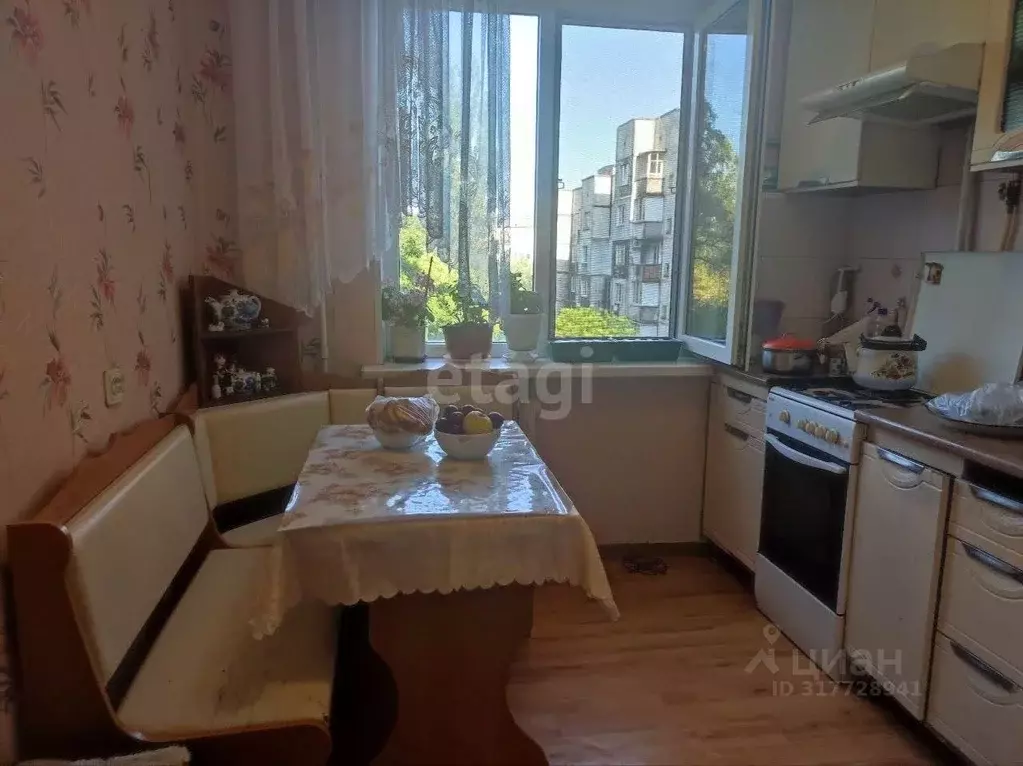 2-к кв. Крым, Симферополь ул. Героев Сталинграда (49.0 м) - Фото 1