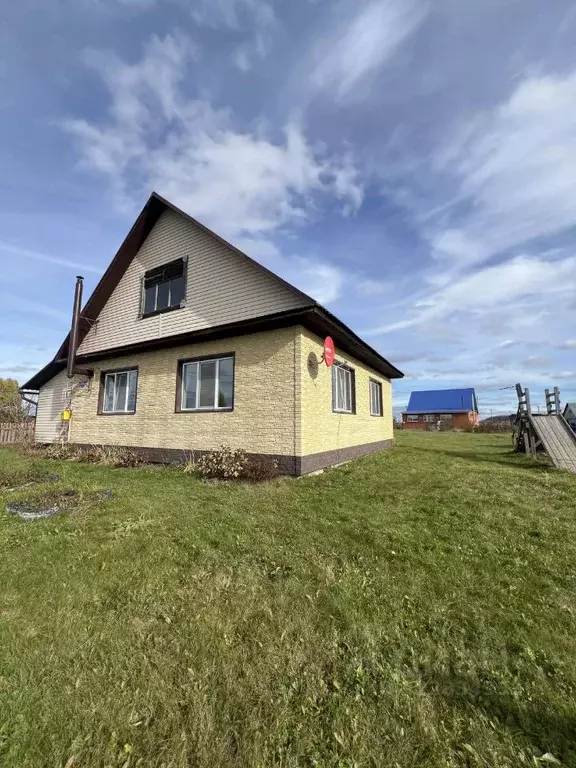 Дом в Пермский край, Кунгурский муниципальный округ, с. Ленск ул. ... - Фото 1