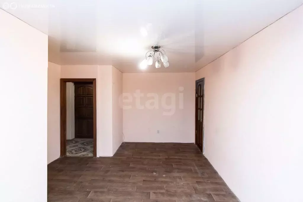 2-комнатная квартира: Тюмень, улица Энергетиков, 6 (40.7 м) - Фото 1