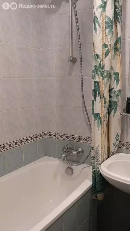 3-комнатная квартира: Энгельс, улица Маяковского, 37 (79 м) - Фото 0