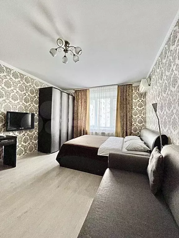 1-к. квартира, 50 м, 4/9 эт. - Фото 1