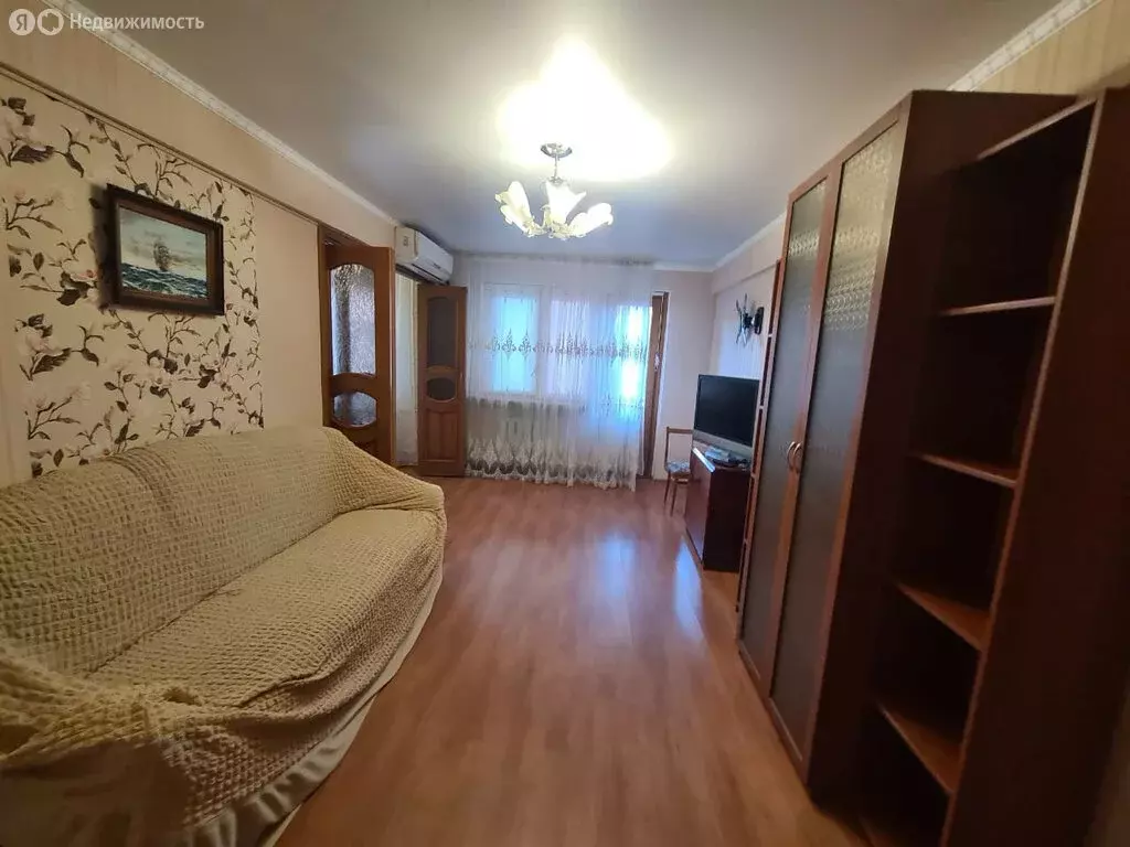 3-комнатная квартира: Астрахань, улица Комсомольская Набережная, 16 ... - Фото 2