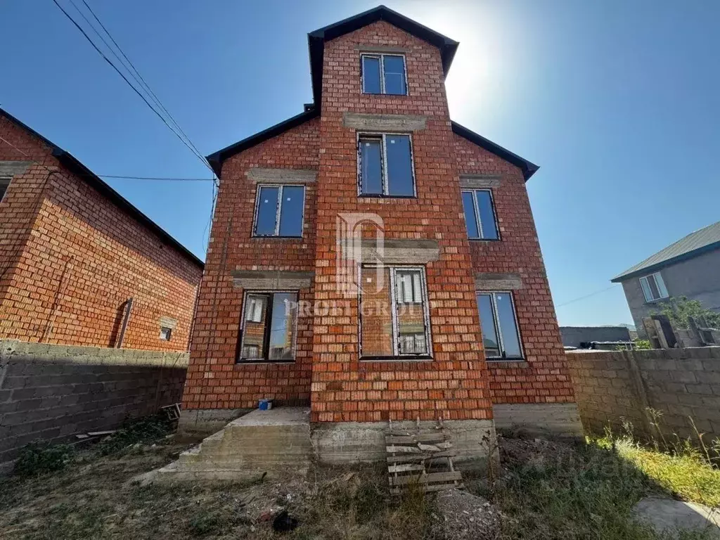 Дом в Дагестан, Махачкала городской округ, Семендер пгт ул. Сенявина, ... - Фото 1