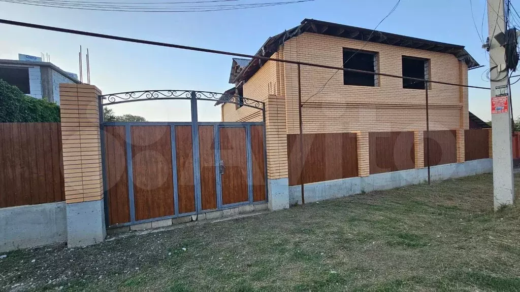 Дом 214 м на участке 4 га - Фото 0