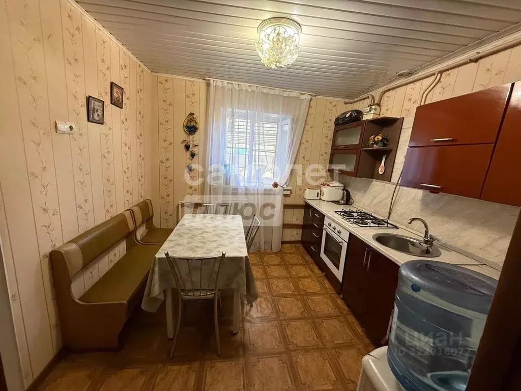 Дом в Астраханская область, Астрахань Можайская ул., 51 (95 м) - Фото 1