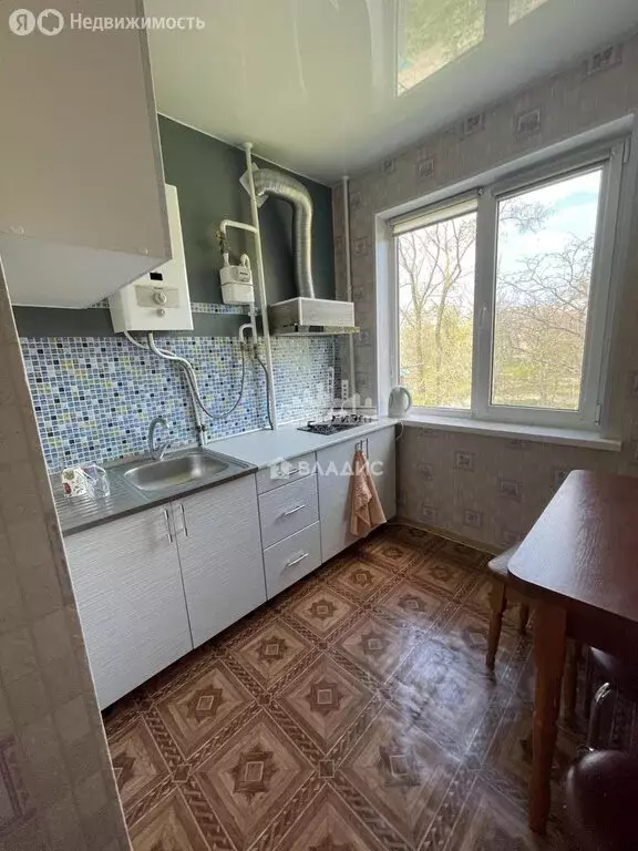 4-комнатная квартира: Керчь, улица Казакова, 51 (60.8 м) - Фото 0