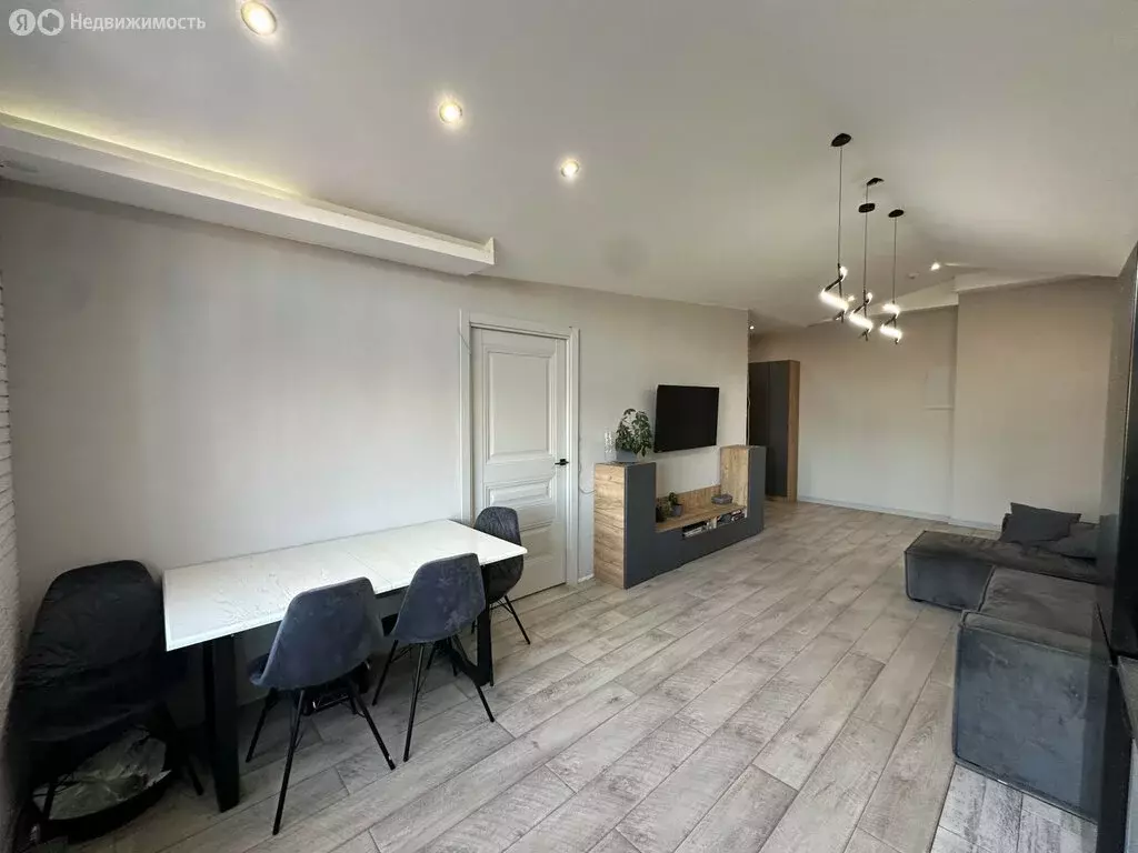 2-комнатная квартира: Молодёжный, Садовая улица, 15 (67.9 м) - Фото 2