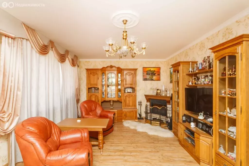 4-комнатная квартира: Ишим, улица Шаронова, 3 (179.2 м) - Фото 1