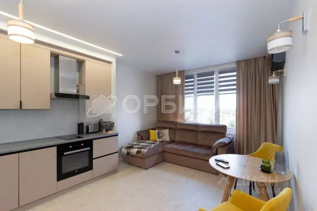 2-к кв. Тюменская область, Тюмень ул. Фармана Салманова, 12 (60.5 м) - Фото 1