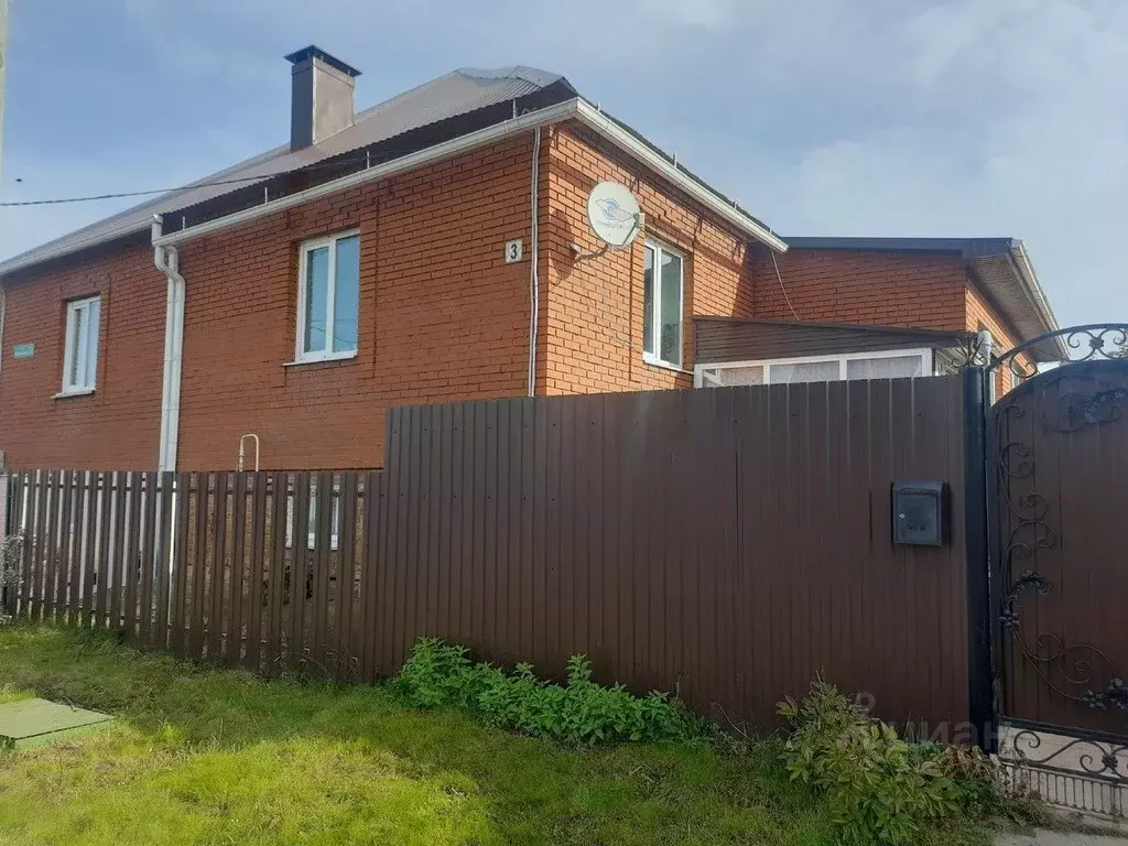 Дом в Башкортостан, Ишимбайский район, Скворчихинский сельсовет, с. ... - Фото 1